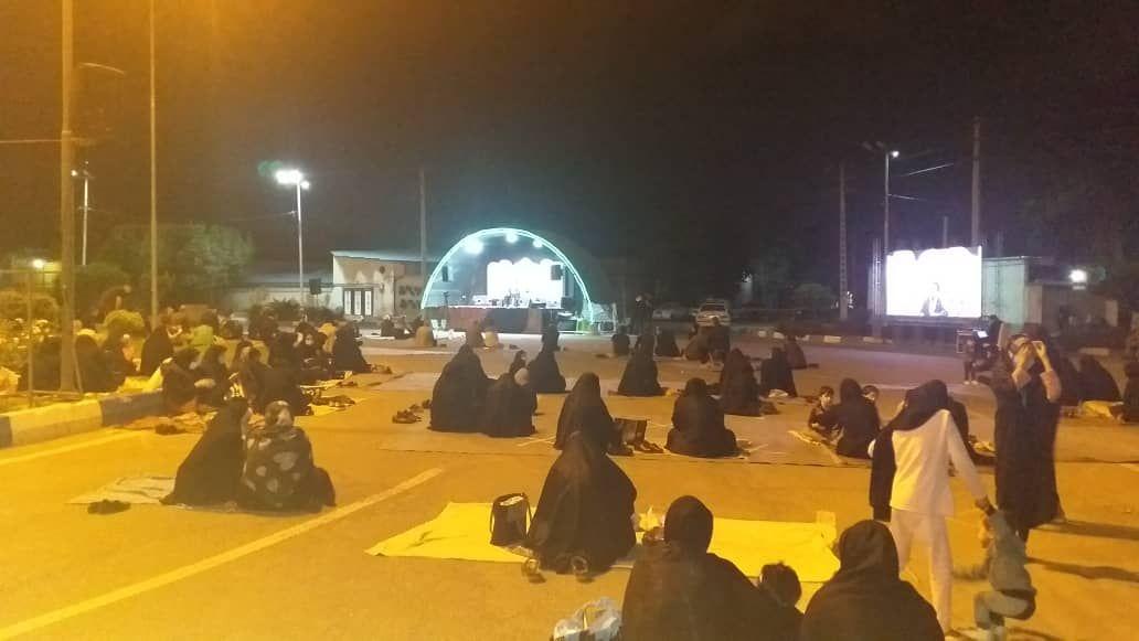 برگزاری پرشور مراسم آخرین شب از شب های مبارک قدر در شهر احمدآباد مستوفی